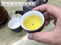 Trà Tân Cương loại thượng hạng khi pha có màu nước óng ánh như mật